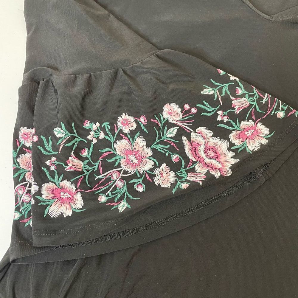 Roz& Ali | Large| Stretch| Soft| Bell sleeves| Midi| Dress| Floral Print - Picture 10 of 12
